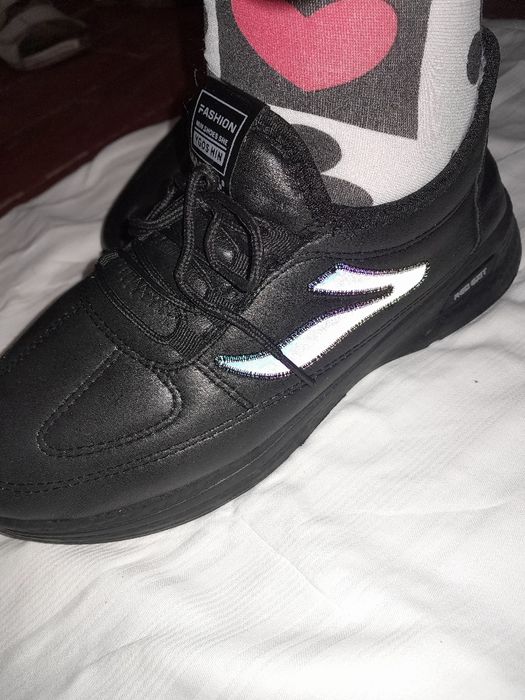 Жіночі кросівки зимні