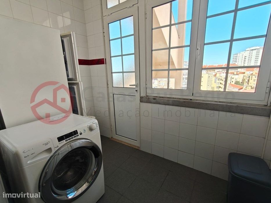 Apartamento T5 no Arreiro