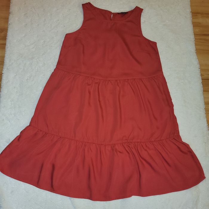 Sukienka czerwona r.38 zwiewna