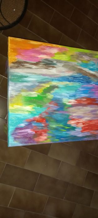 Mesa de madeira maciça psicadélica