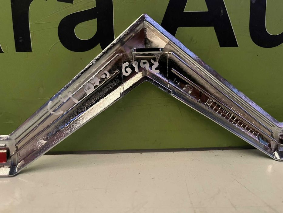 Citroen C4 - Friso Cromado Capo - G192