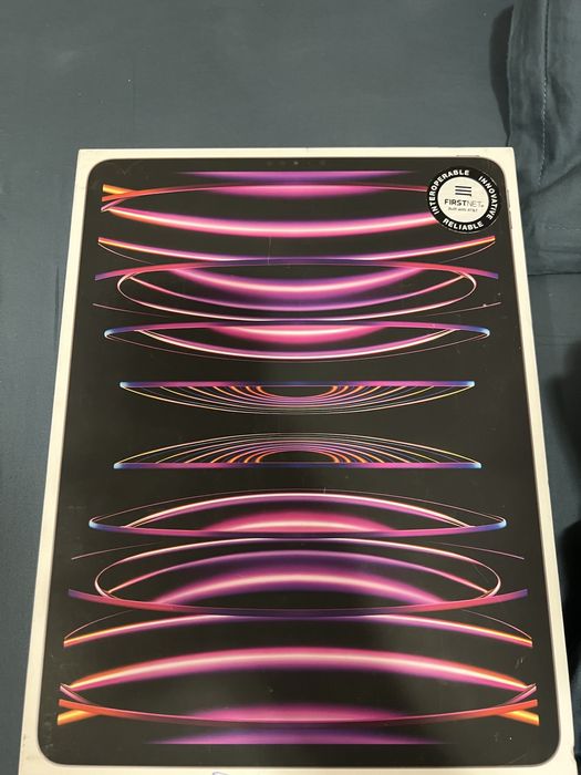 Планшет Apple iPad Pro 12.9 2022 Wi-Fi Cellular 512GB Space Gray ручка