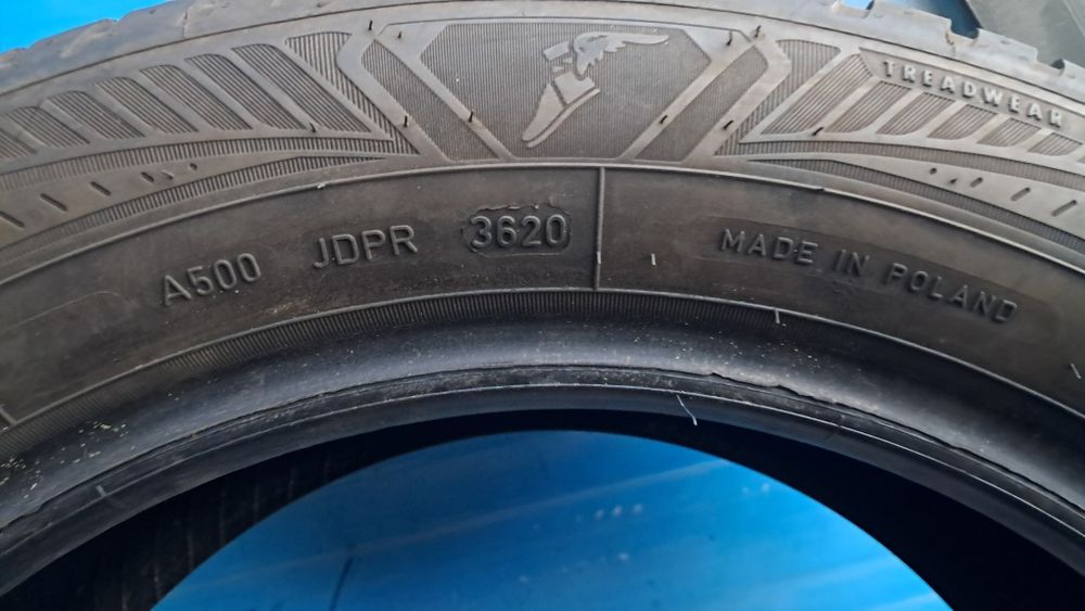 225/55R17 101Y Goodyear vector4 seasons  gen3