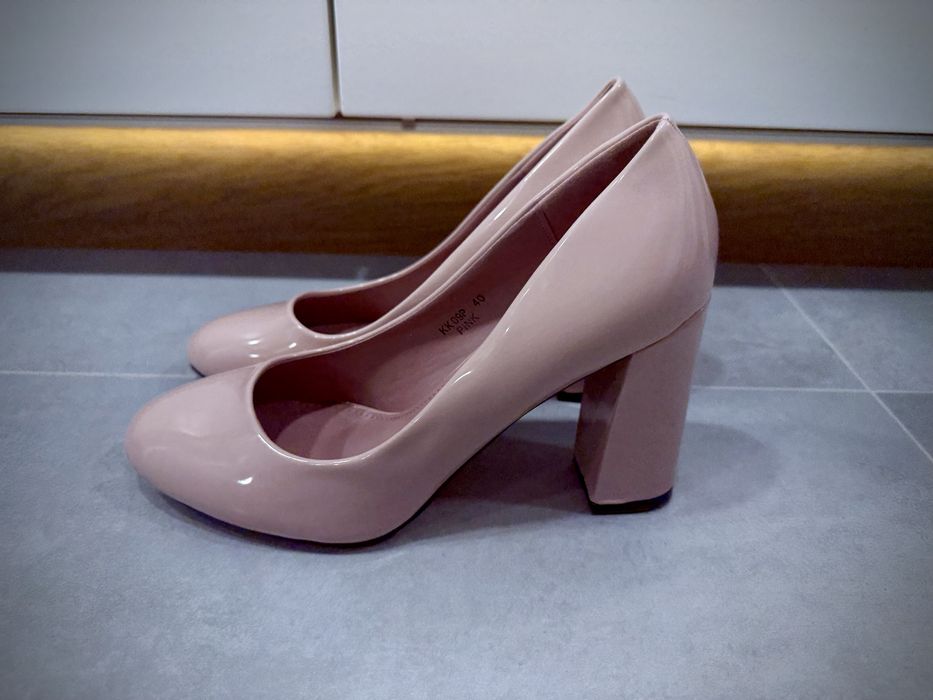 Buty na obcasie - Różowe - 40 - NOWE