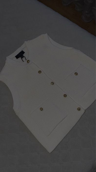 Жилетка  від бренду ZARA