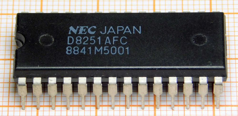 Układ NEC D8251AFC programowalny interfejs komunikacyjny UART [035]