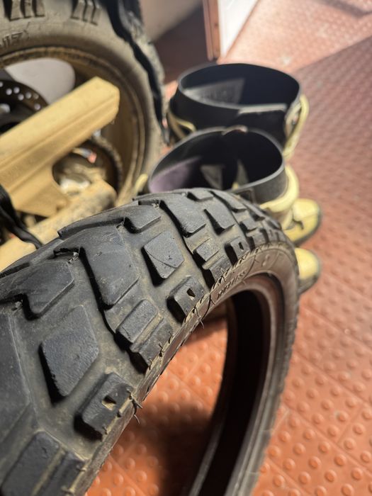 Pneu 110/80 R19
