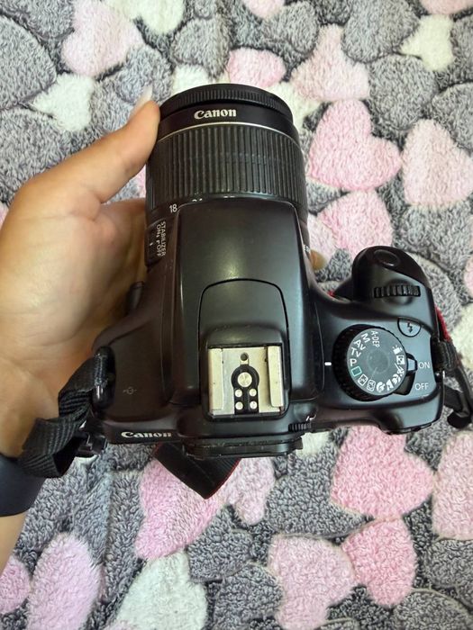 Фотоапарат Canon EOS 1100D