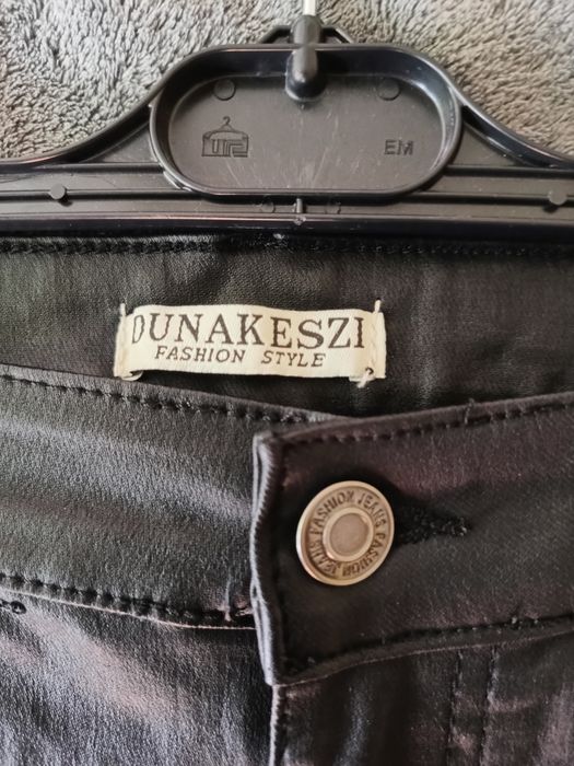 Czarne spodnie skórzane skinny