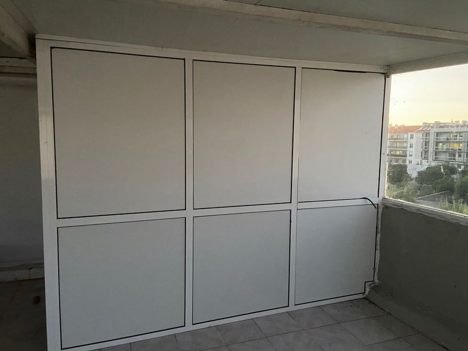 Divisorias para arrumos ou terraço