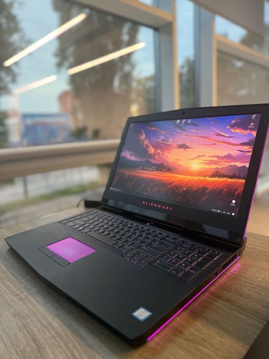 Dell Alienware 17 R4/ 3840x2160, 4K 60Hz/ Intel Core i7 /GTX 1070M 8GB