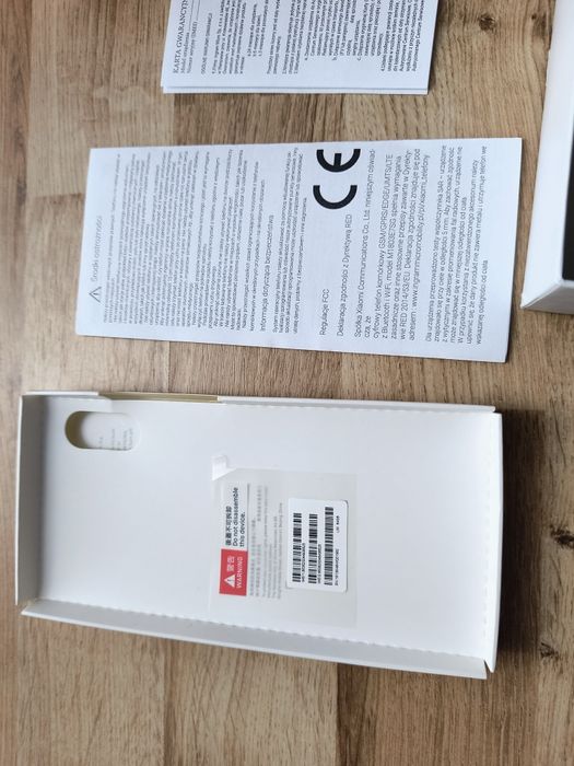 Oryginalne opakowanie po telefonie Xiaomi Redmi note 5