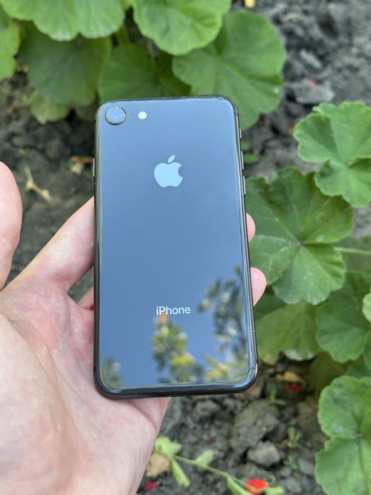 Iphone 8 64 gb.