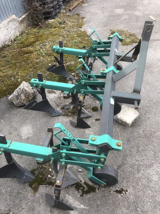 Культиватор КПУ 3-70(Кам’янець -Под.завод плугів і культиваторів)