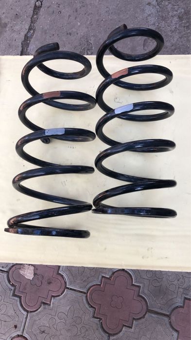 Продам задние пружины Mazda 5 cw