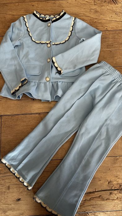 Костюм на дівчинку 5 років