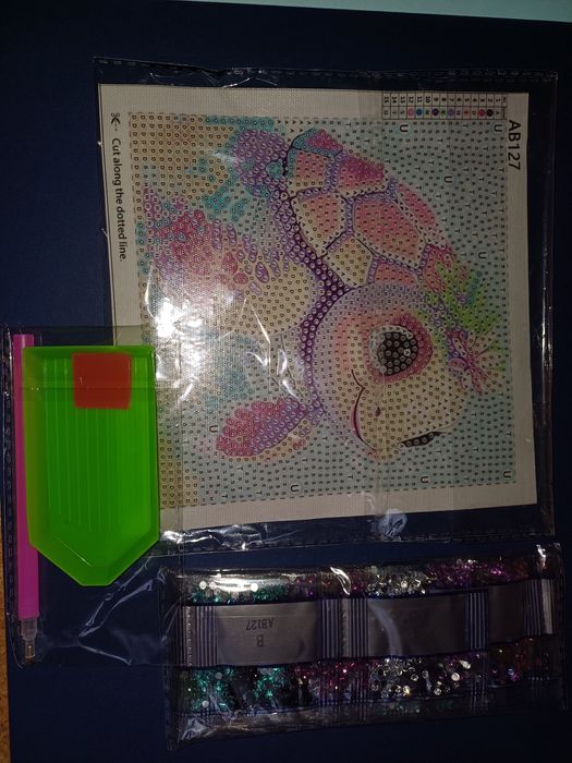 Kit de pintura de arte em diamante. Novo. 5€ cada.