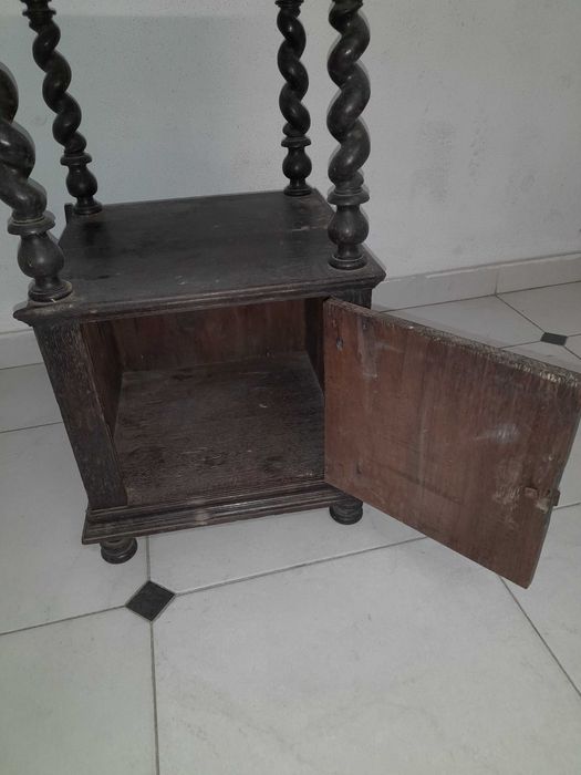 Mesa de cabeceira