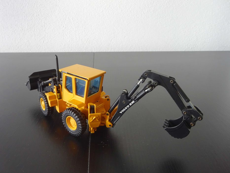 1:50 Joal Volvo BM 6300 Retroescavadora