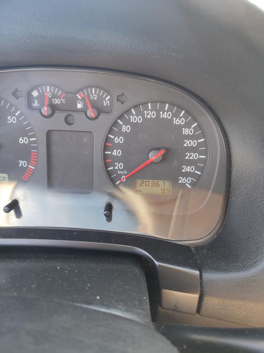 Volkswagen Golf 1.6 benzyna klima alufelgi