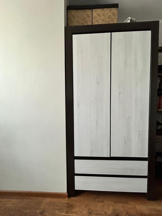 Meble -szafa i dwie komody