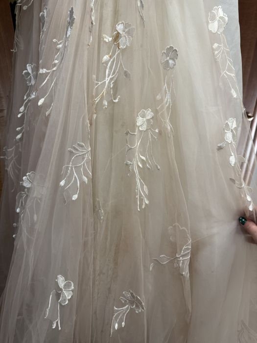 Весільна сукня рожева