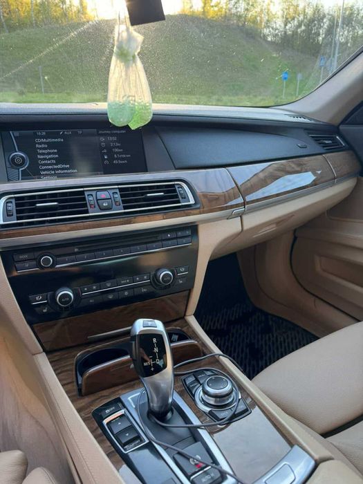 BMW F01 730D 2008r
