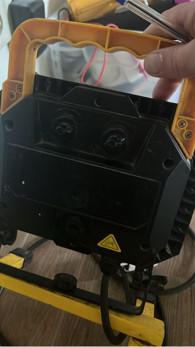 Лед лам будівельна