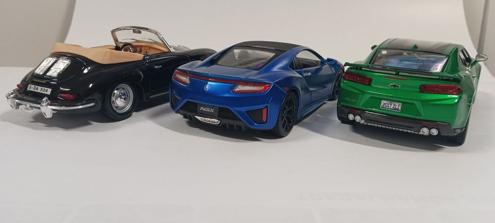 Carros escala 1/24 (lote n30)