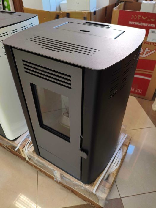 Piec kominkowy na pellet PROMOCJA Julia Next 8,7 kW z pilotem - SUPER