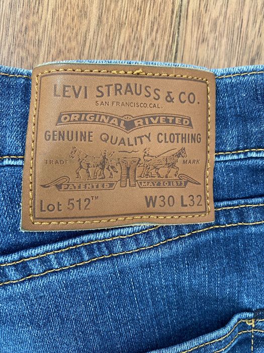 Calças ganga marca original Levi Strauss Premium. Tamanho: W30 L32/Modelo Lot512