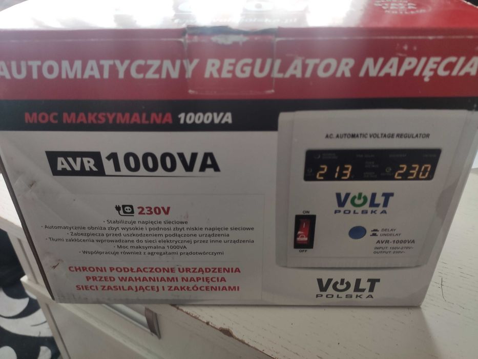 Стабілізатор напруги Volt Polska AVR1000VA