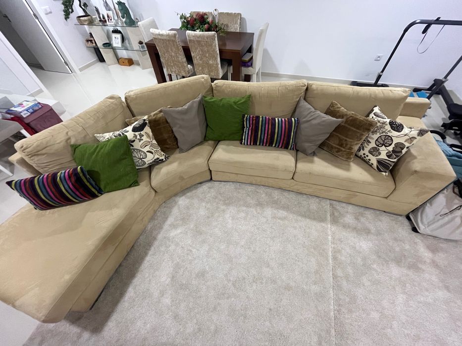 Sofá em L grande e confortável