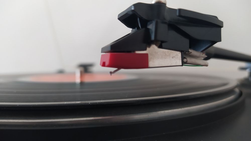 Продам проигрователь SANYO Tp6100.