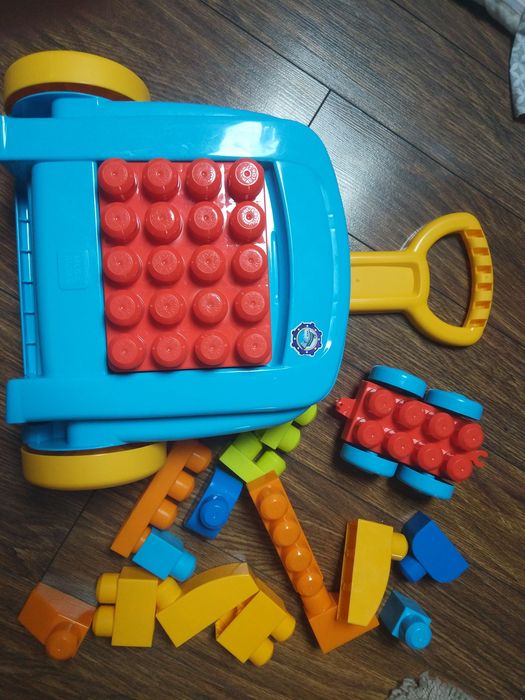 Sprzedam zestaw klockow mega bloks wraz z walizka