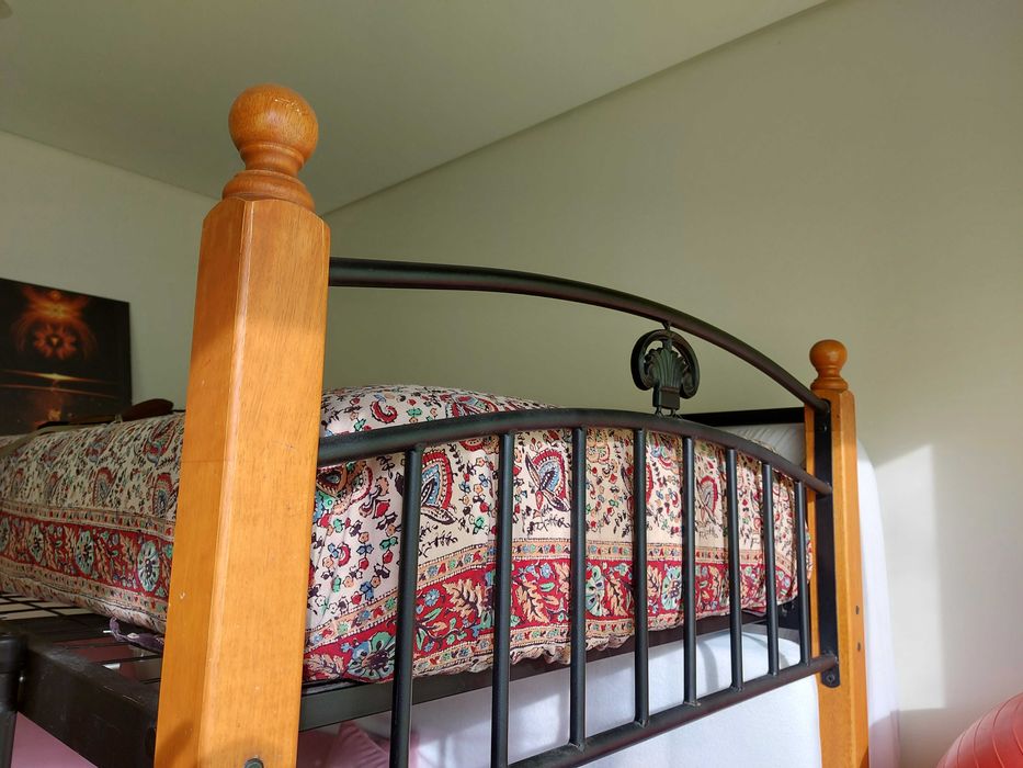 Beliche ferro e madeira