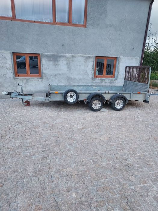 Vendo reboque porta máquinas