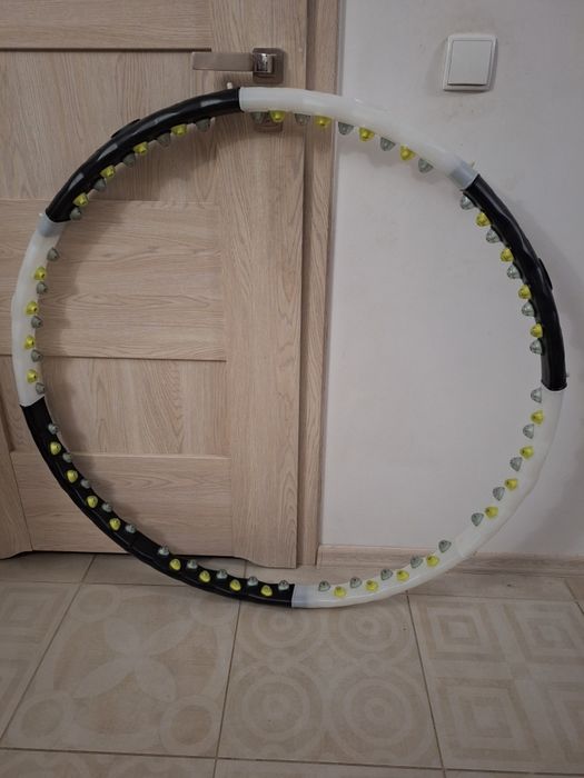 Hula hop z masażerem