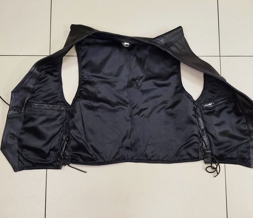 Жилет  кожаный мото жилет р. XS.