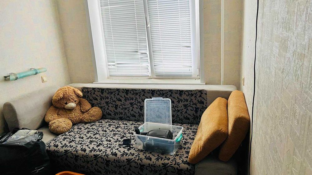 Продається 4-х кімнатна квартира, 1-й мікрорайон