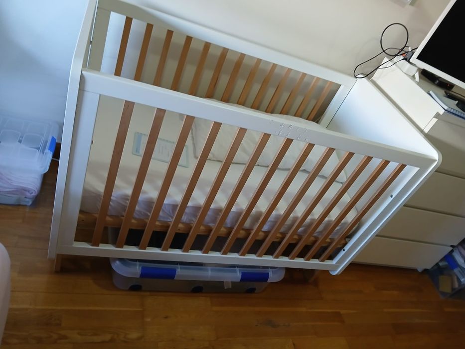 Berço com grades