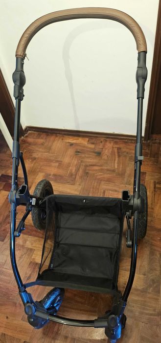 Carrinho de bebé semi-novo