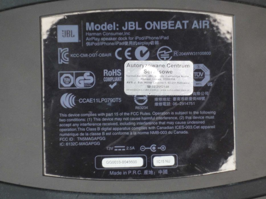 Głośnik JBL OnBeat Air + iPod 8GB