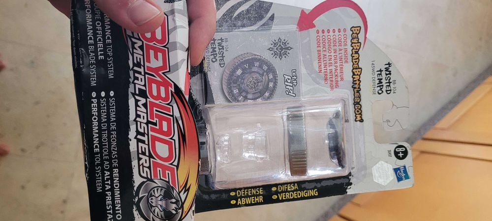 Beyblade twisted tempo