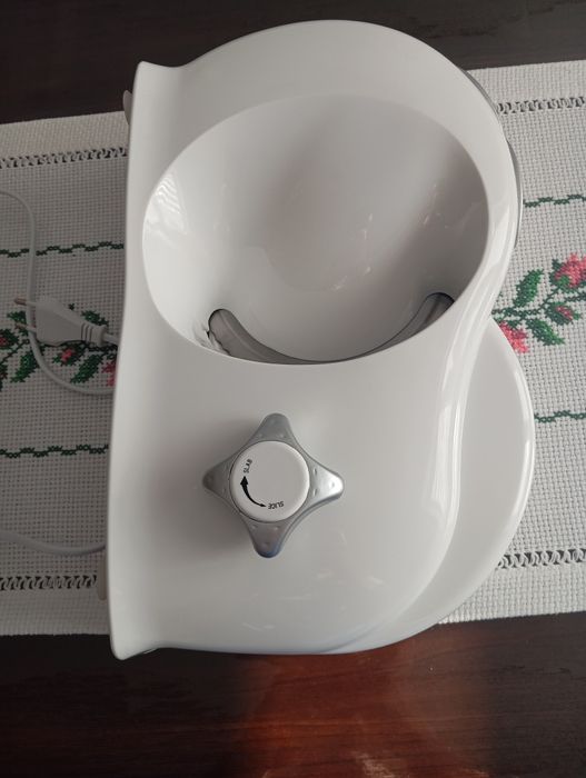 Продам слайсер Elta