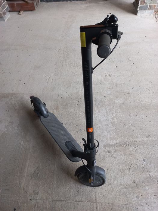 Електросамокат Xiaomi Mi Electric Scooter Essential Black
