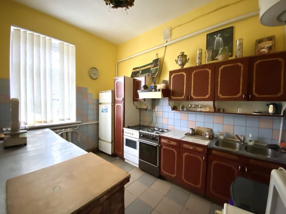 Фасадне приміщення 485 кв.м