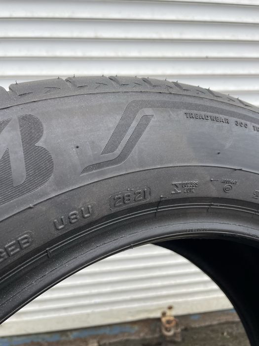 Продам комплект шин Brigestone 255/55/19