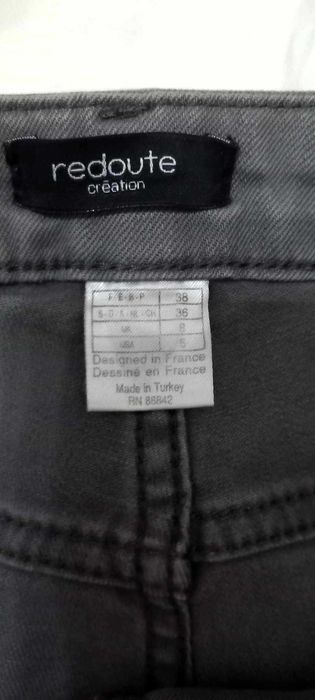 Calças cinza, corte direito