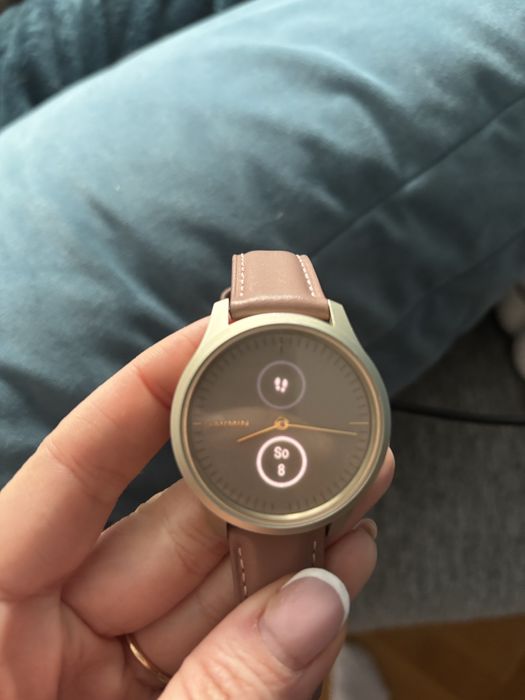 Garmin Vivomove Style używany